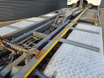 R400 6x2*4 / HOOKLIFT / MANUAL + RETARDER